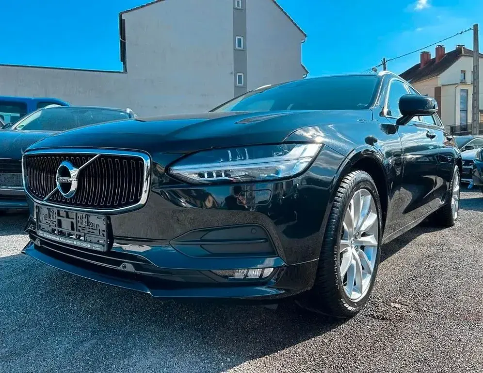 Gebraucht Volvo V90 Momentum 250 PS (183 kW) 2018 Schwarz Kombi