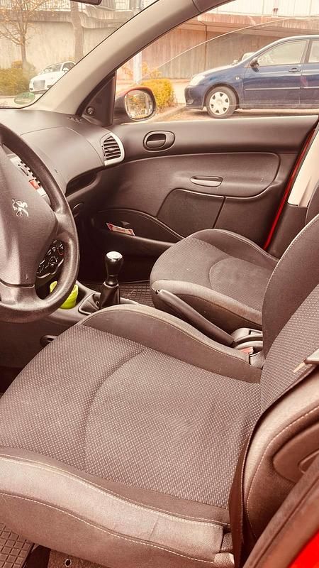 Gebraucht Peugeot 206 70 PS (51 kW) 2009 Rot Kleinwagen