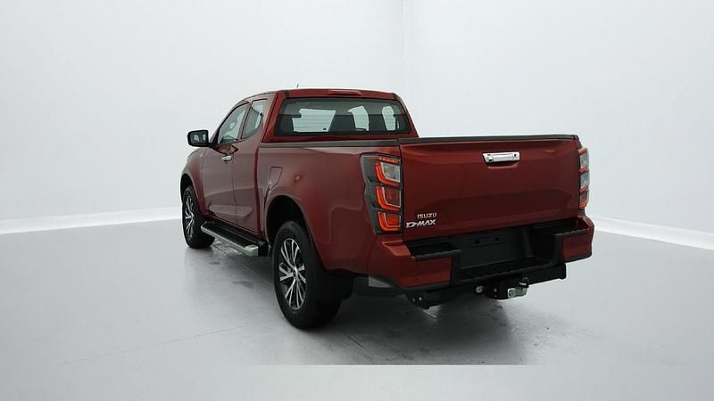 Neu Isuzu D-Max 165 PS (121 kW) 2025 Red spinel mica Pickup