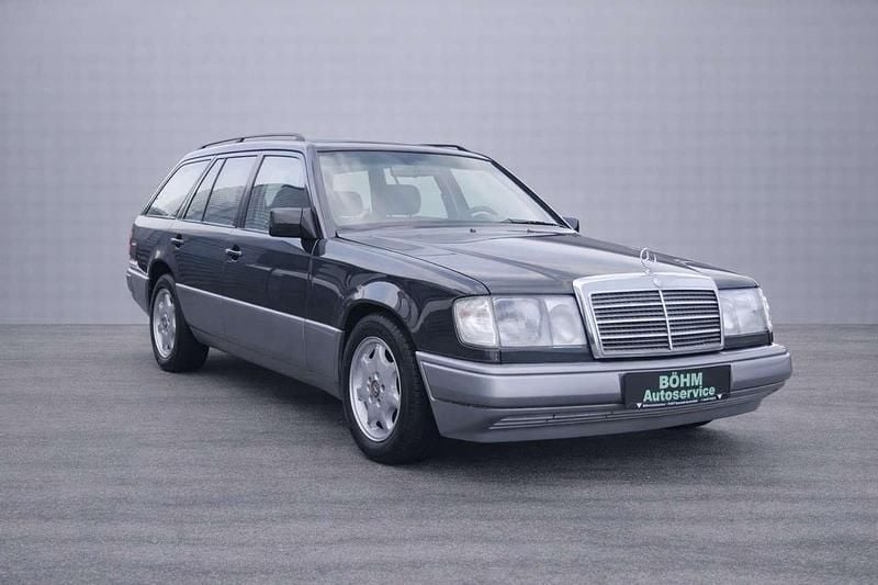 Gebraucht Mercedes E230 132 PS (97 kW) 1992 Schwarz Kombi
