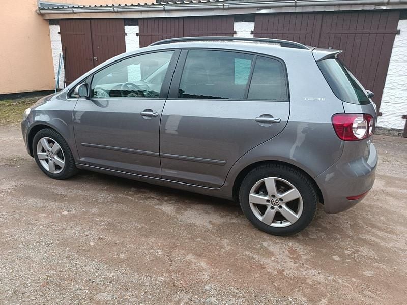 Gebraucht VW Golf VI Team 105 PS (77 kW) 2010 Grau Kleinwagen