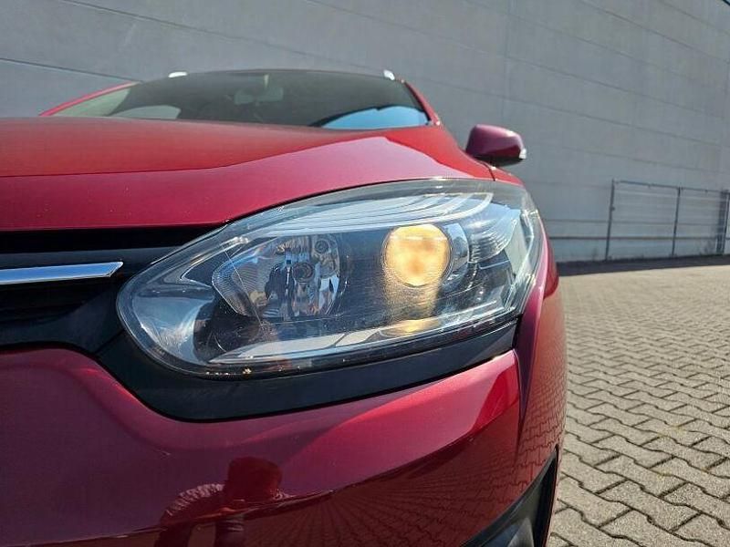 Gebraucht Renault Mégane III Dynamique 85 PS (62 kW) 2015 Rot