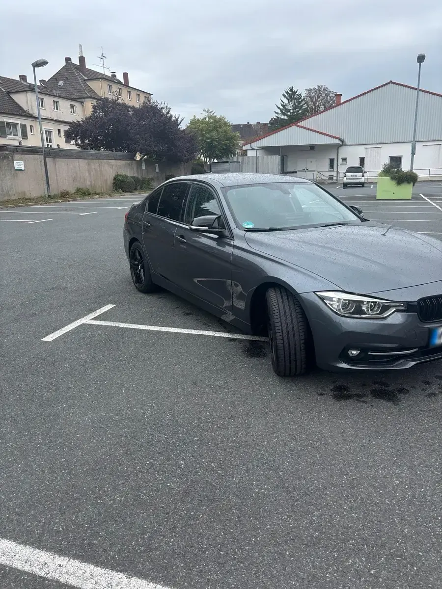 Gebraucht BMW 316 116 PS (85 kW) 2018 Grau Limousine