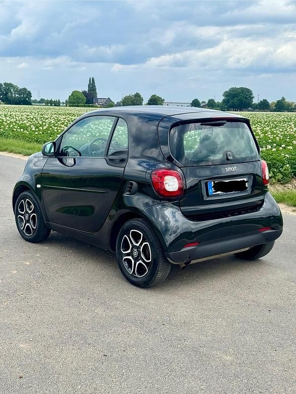 Schwarz Gebraucht 2017 Smart ForTwo Coupé Kleinwagen | 6.000 € (Guter Preis) - Bild 1/4