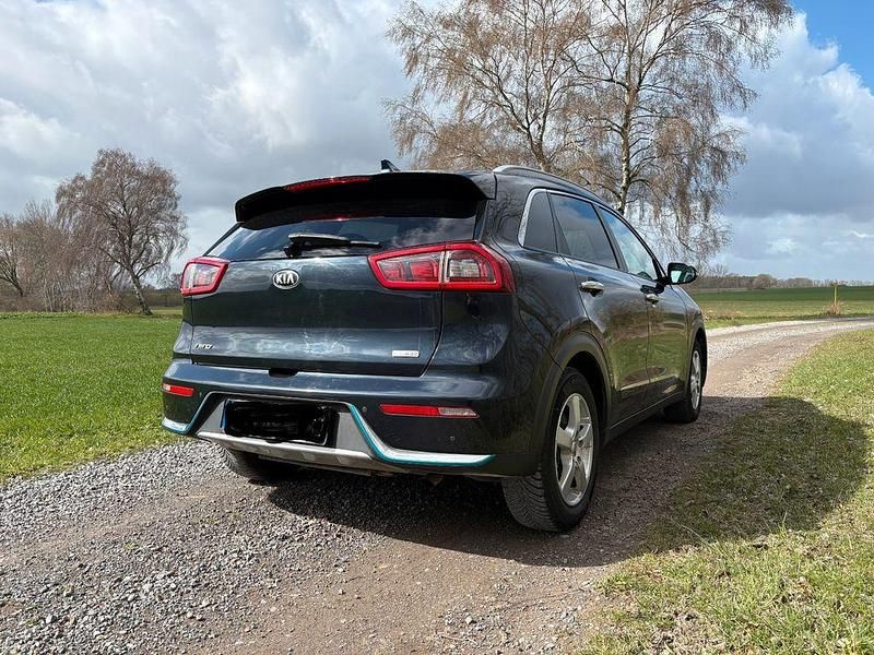 Gebraucht Kia Niro Edition 7 141 PS (103 kW) 2018 Blau SUV