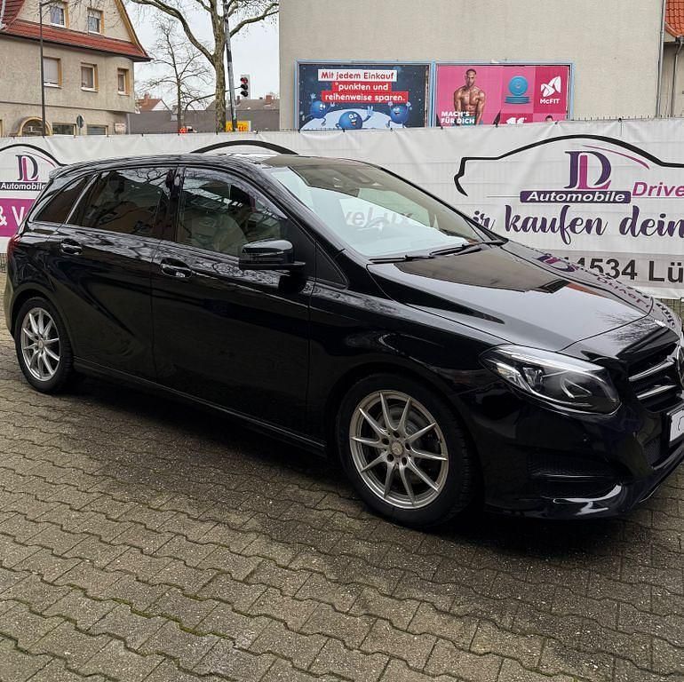 Gebraucht Mercedes B250 211 PS (155 kW) 2016 Schwarz Van / Kleinbus