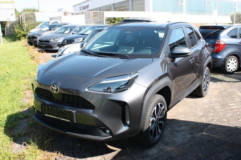 1g3 marlingrau Neu 2024 Toyota Yaris Cross Team SUV | 29.250 € (Fairer Preis) - Bild 1/4