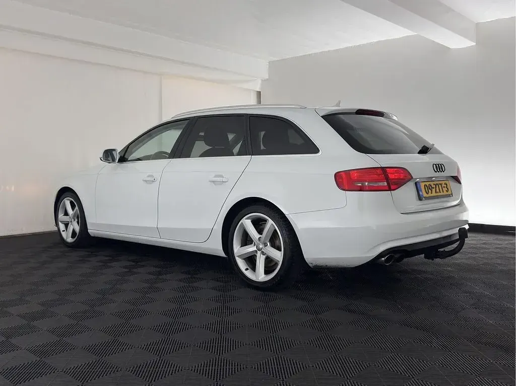 Gebraucht Audi A4 Business 136 PS (100 kW) 2013 Weiß Kombi