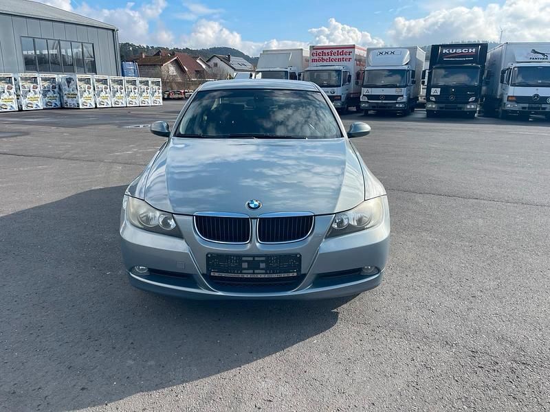 Gebraucht BMW 318 143 PS (105 kW) 2008 Limousine