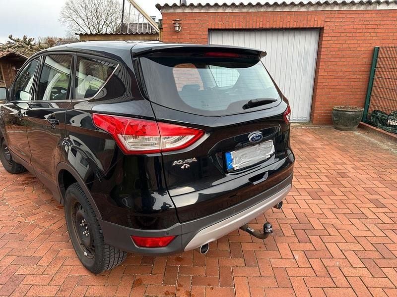 Second-hand Ford Kuga Titanium 179 CP (131 kW) 2015 Negru SUV