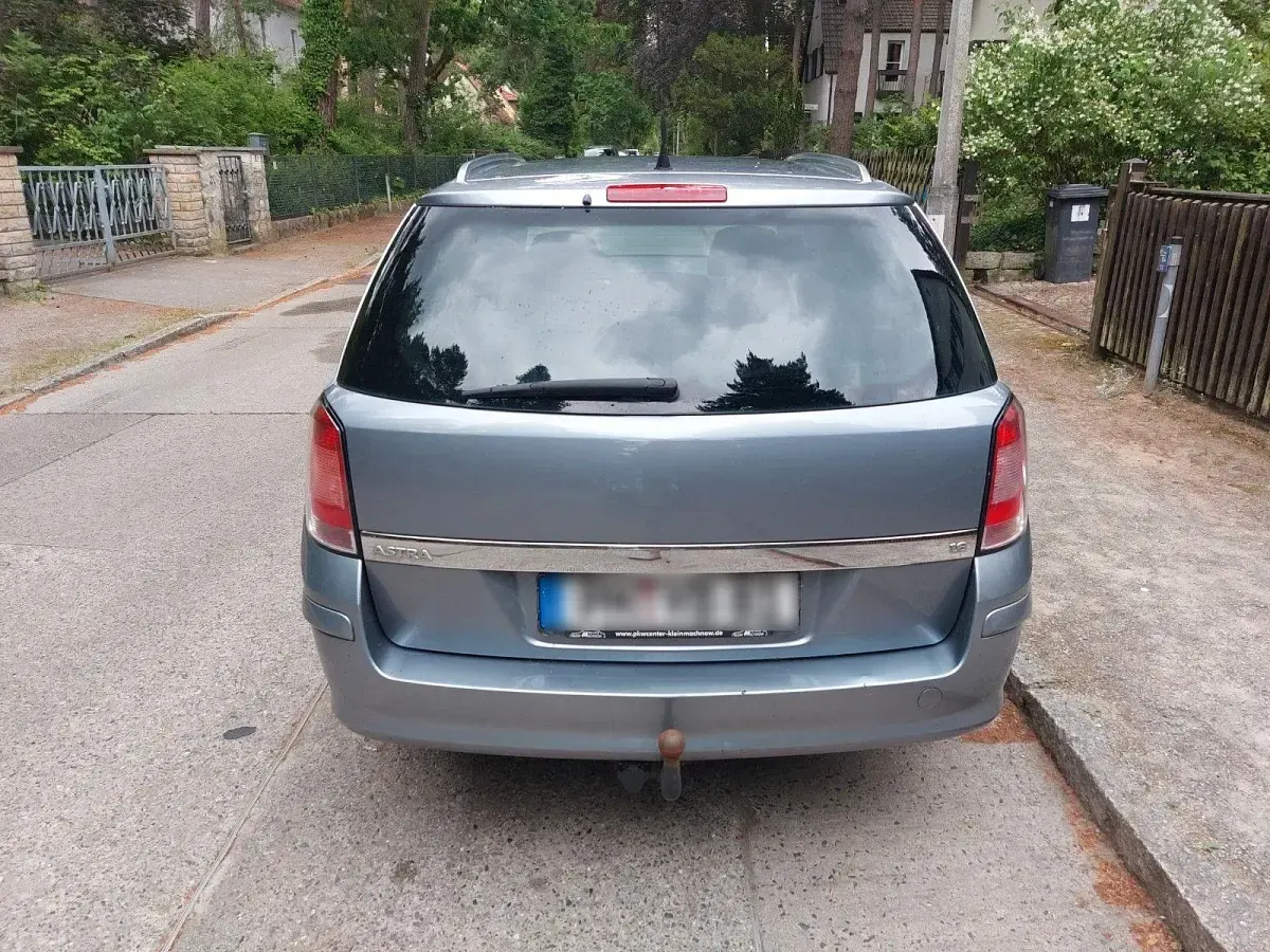 Gebraucht Opel Astra 116 PS (85 kW) 2008 Silber Kombi