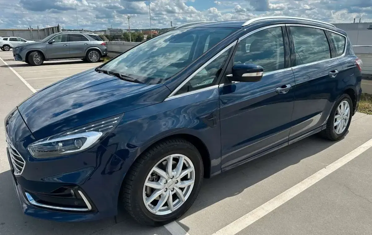 Gebraucht Ford S-MAX Titanium 150 PS (110 kW) 2020 Blau Van / Kleinbus