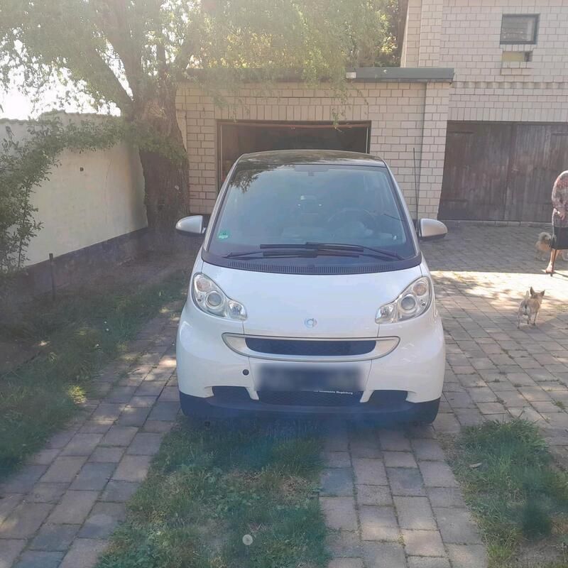 Weiß Gebraucht 2009 Smart ForTwo Coupé Coupé | 3.000 € (Guter Preis) - Bild 1/4