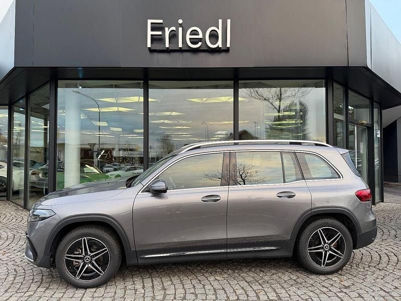 Grau Gebraucht 2023 Mercedes EQB300 AMG SUV | 30.450 € (Superpreis) - Bild 1/4