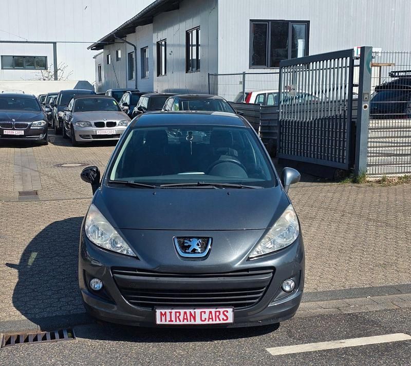 Gebraucht Peugeot 207 Filou 73 PS (53 kW) 2013 Grau Kleinwagen