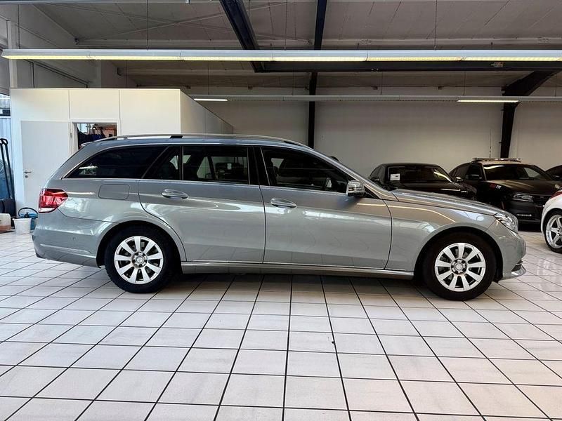 Gebraucht Mercedes E200 136 PS (100 kW) 2014 Palladiumsilber Kombi
