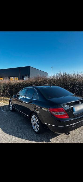 Gebraucht Mercedes 200 184 PS (135 kW) 2010 Schwarz Limousine