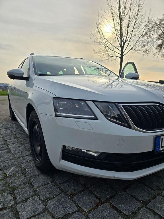 Gebraucht Skoda Octavia Clever 150 PS (110 kW) 2018 Weiß Kombi