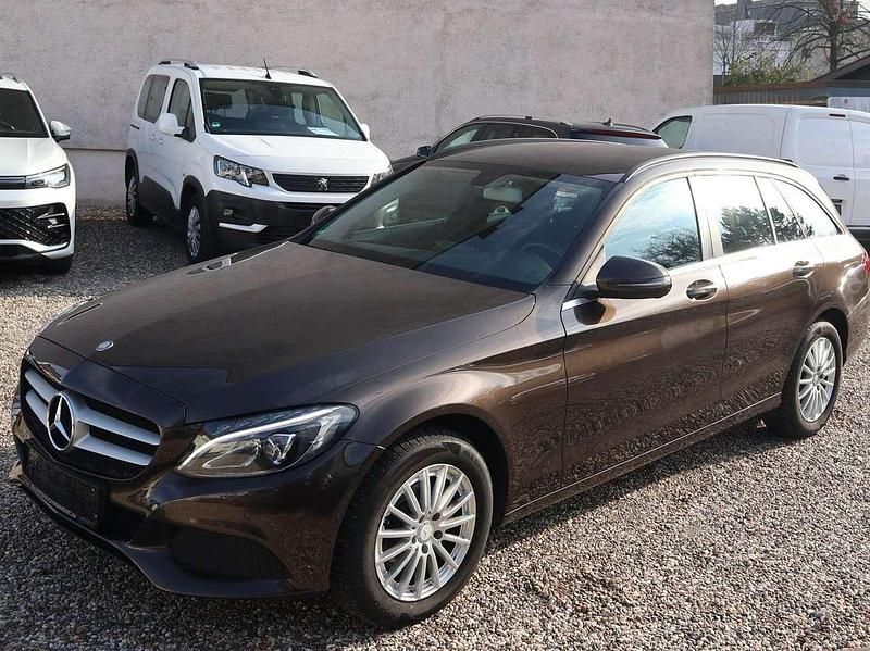 Gebraucht Mercedes C200 136 PS (100 kW) 2015 Citrinbraun metalliclack (metallic) Kombi