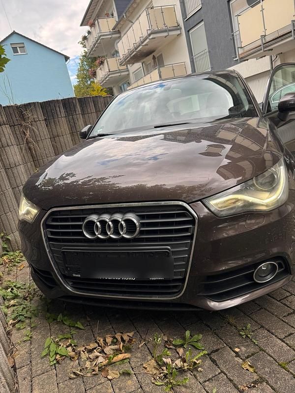Braun Gebraucht 2011 Audi A1 Sport Kleinwagen | 13.000 € - Bild 1/4