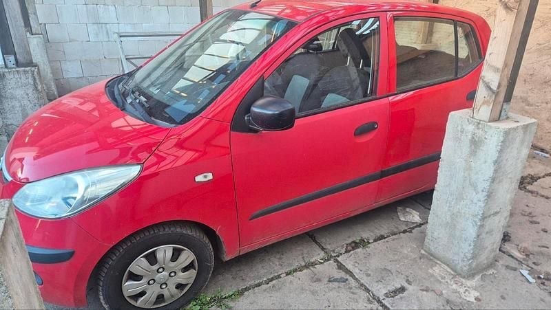 Gebraucht Hyundai i10 77 PS (56 kW) 2008 Rot Kleinwagen
