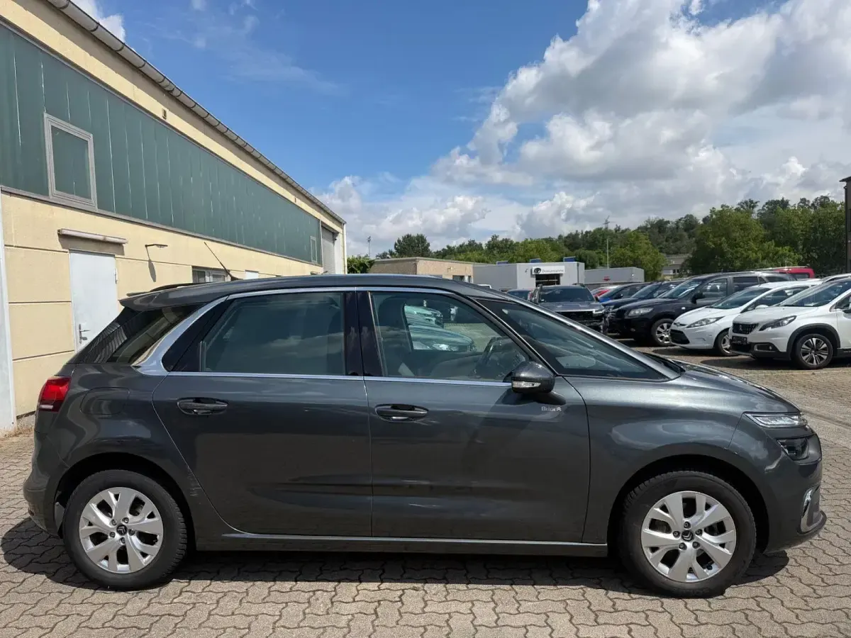 Gebraucht Citroën C4 SELECTION 131 PS (96 kW) 2017 SUV