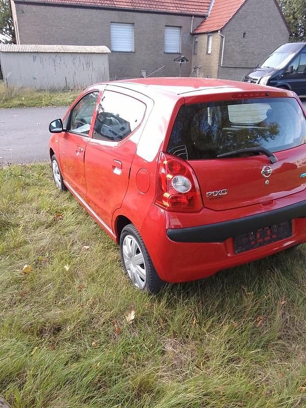 Gebraucht Nissan Pixo 68 PS (50 kW) 2010 Rot Kleinwagen