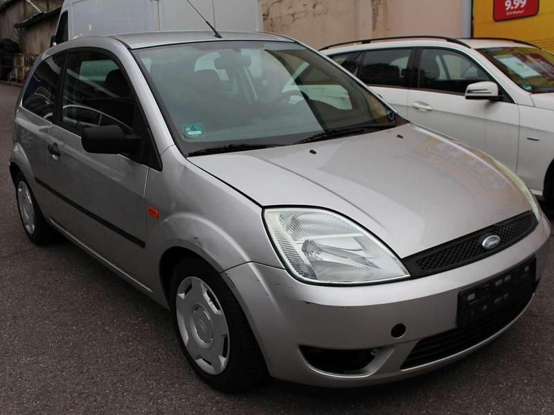 Polarsilber metallic Gebraucht 2005 Ford Fiesta Viva X Kleinwagen | 1.800 € (Fairer Preis) - Bild 1/4