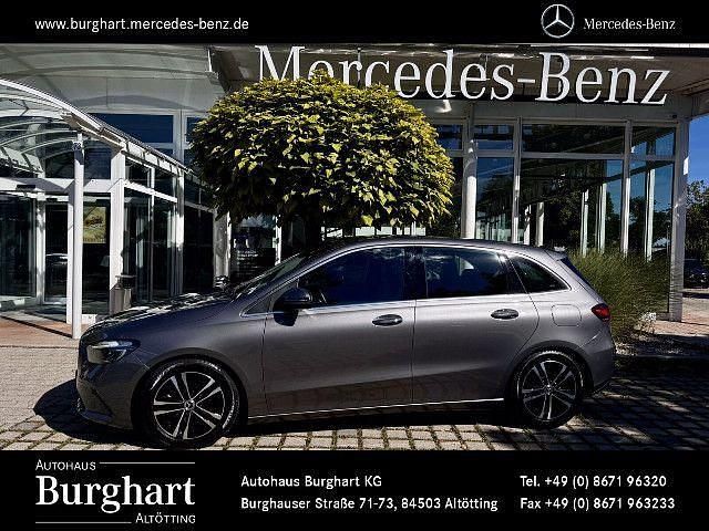 Grau Gebraucht 2023 Mercedes B200 Advanced Plus Van / Kleinbus | 27.900 € (Guter Preis) - Bild 1/4