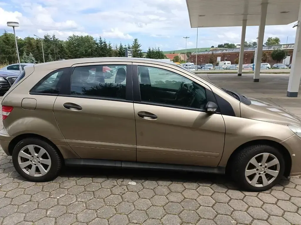 Gebraucht Mercedes B170 116 PS (85 kW) 2005 Gold Van / Kleinbus