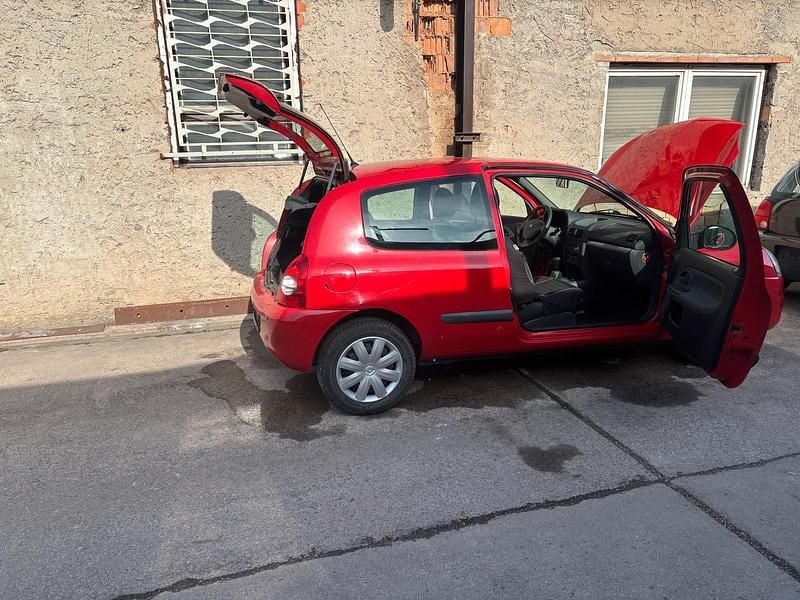 Gebraucht Renault Clio IV 75 PS (55 kW) 2012 Rot Kleinwagen