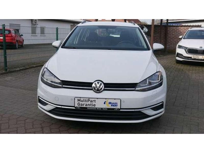 Gebraucht VW Golf VIII Comfortline 150 PS (110 kW) 2020 Pure white Kombi