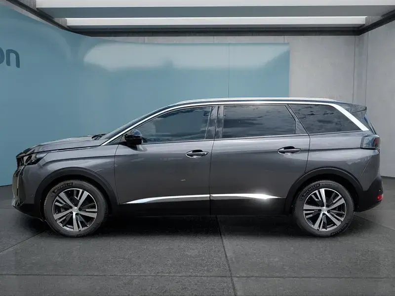 Gebraucht Peugeot 5008 Allure 136 PS (100 kW) 2024 Grau SUV