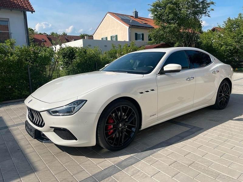 Gebraucht Maserati Ghibli 430 PS (316 kW) 2018 Weiß Limousine