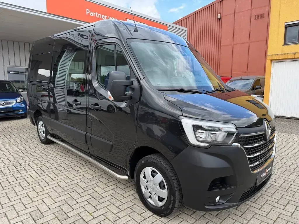 Occasion Renault Master 150 ch (110 kW) 2023 Noir Monospace