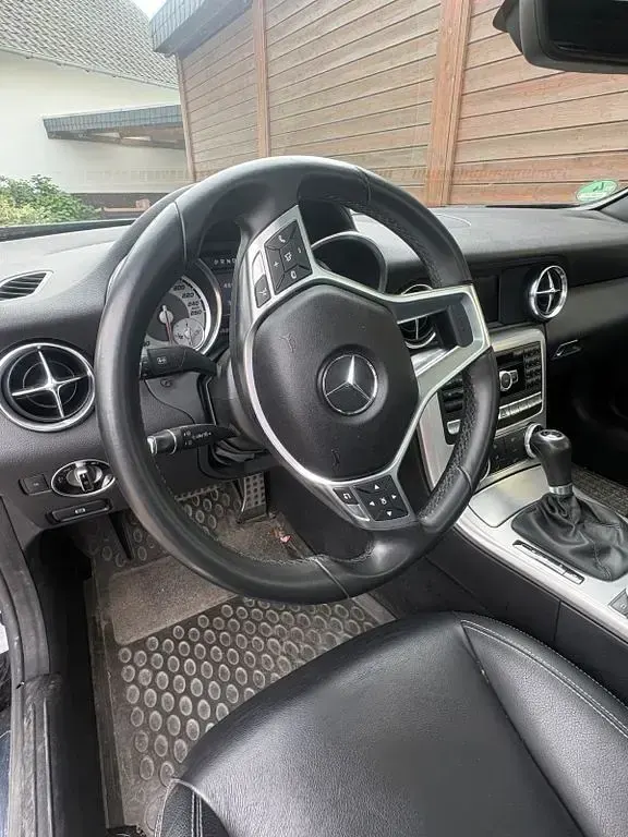 Gebraucht Mercedes SLK200 184 PS (135 kW) 2015 Schwarz Cabrio