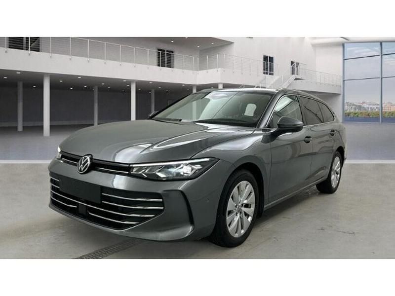 Grau Gebraucht 2024 VW Passat Kombi | 36.990 € - Bild 1/4