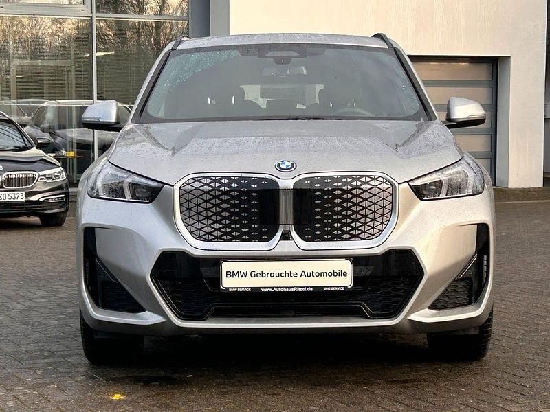 Gebraucht BMW iX1 M Sport 150 kW (204 PS) 2025 Spacesilber metallic SUV