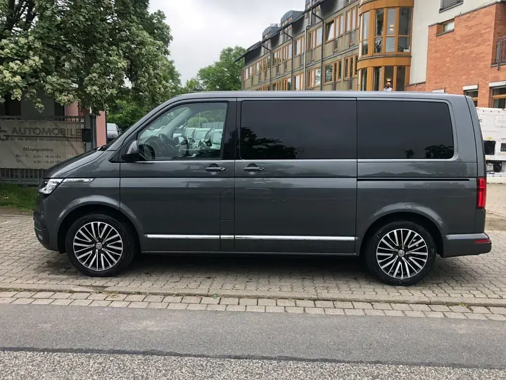 Gebraucht VW Multivan Exclusive 204 PS (150 kW) 2021 Grau Van / Kleinbus