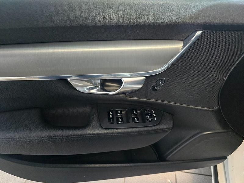 Gebraucht Volvo S90 Momentum 190 PS (139 kW) 2018 Crystal white Limousine