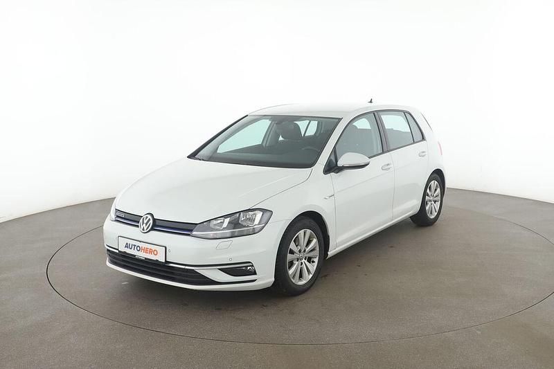 Weiß Gebraucht 2019 VW Golf VII Comfortline Limousine | 17.180 € (Fairer Preis) - Bild 1/3