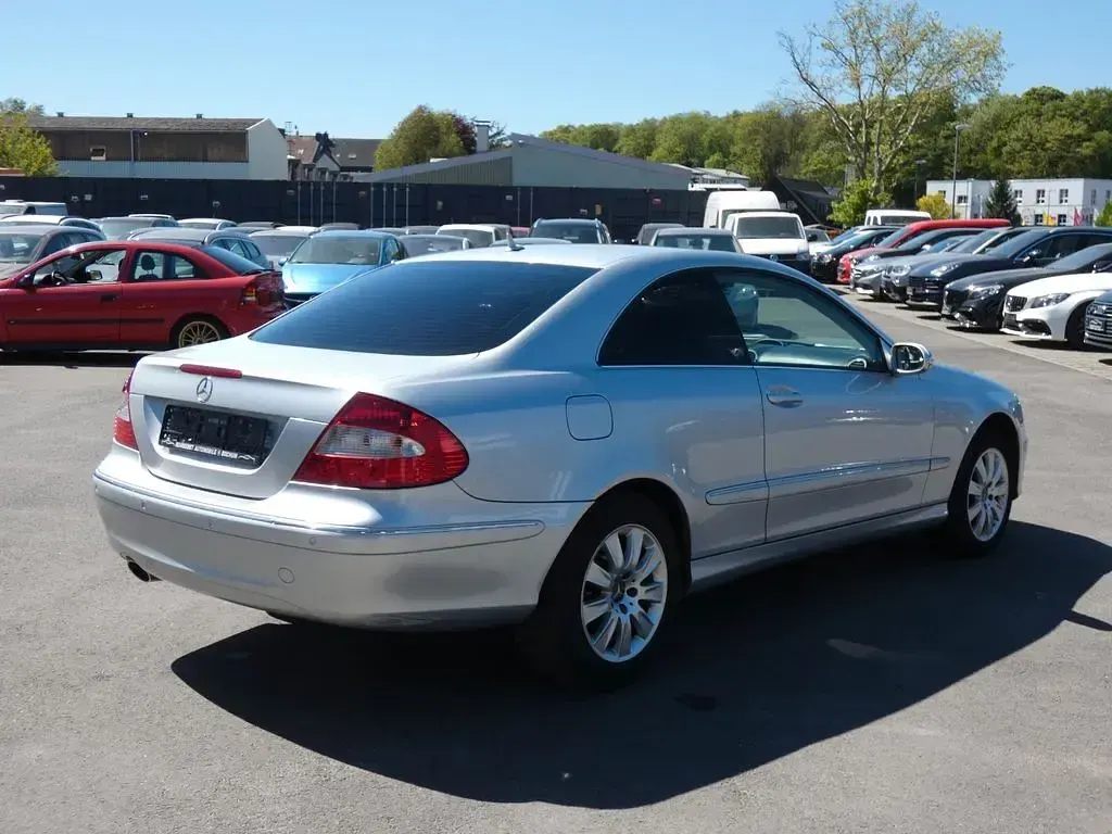 Gebraucht Mercedes CLK280 231 PS (169 kW) 2008 Silber Coupé
