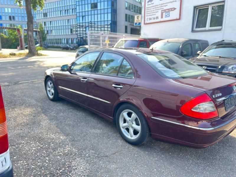 Rot Gebraucht 2006 Mercedes E280 Avantgarde Limousine | 6.500 € (Fairer Preis) - Bild 1/4