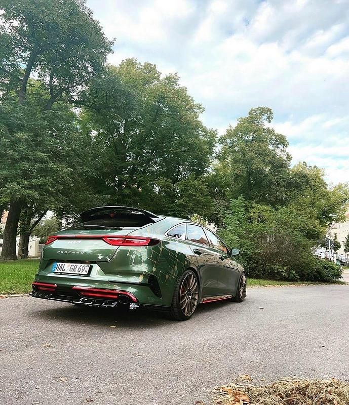 Grün Gebraucht 2022 Kia ProCeed GT Kombi | 22.222 € (Superpreis) - Bild 1/4