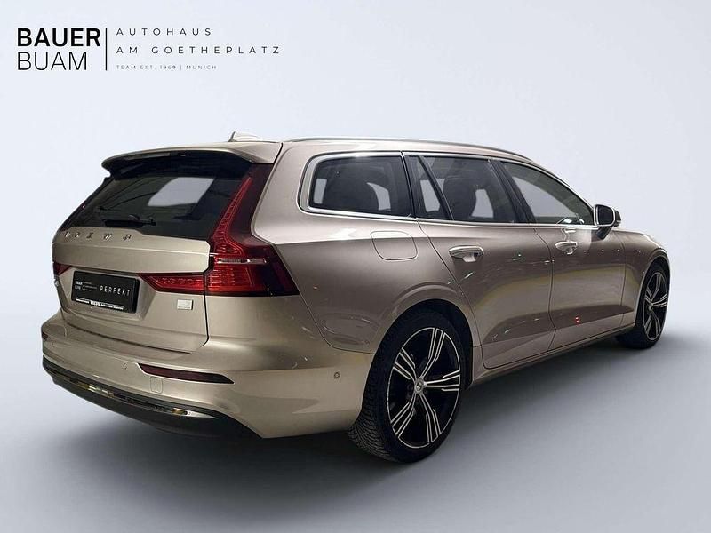 Gebraucht Volvo V60 Plus 253 PS (186 kW) 2022 Beige Kombi