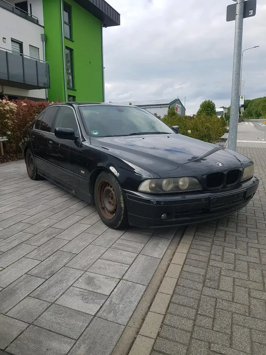 Second-hand BMW 520 170 CP (125 kW) 2001 Negru Berlinǎ