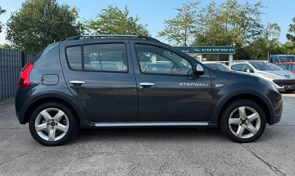 Gebraucht Dacia Sandero Stepway 87 PS (63 kW) 2009 Grau Limousine