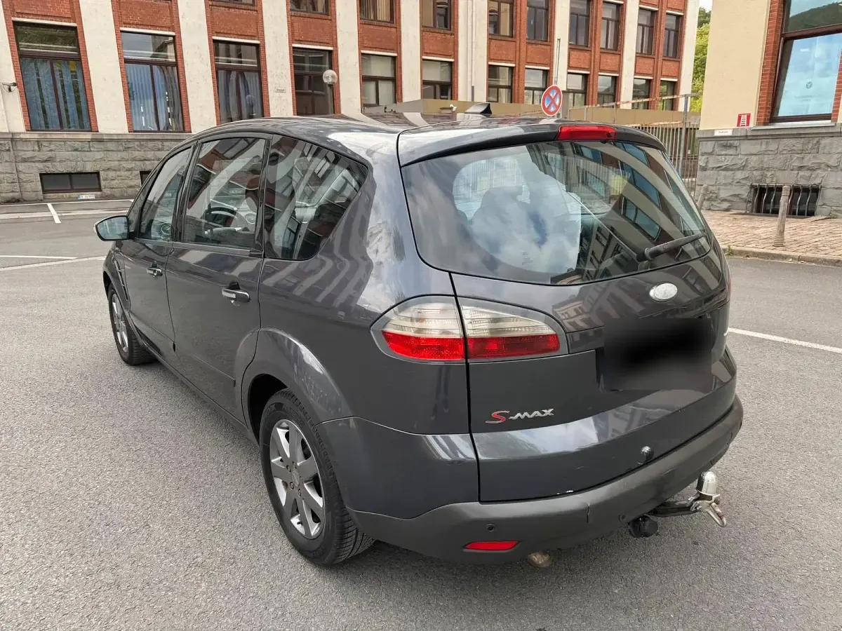 Używany Ford S-MAX S 140 KM (102 kW) 2009 Szary Minivan