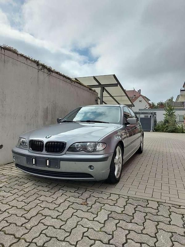 Grau Gebraucht 2003 BMW 318 M Sport Limousine | 4.700 € (Fairer Preis) - Bild 1/4