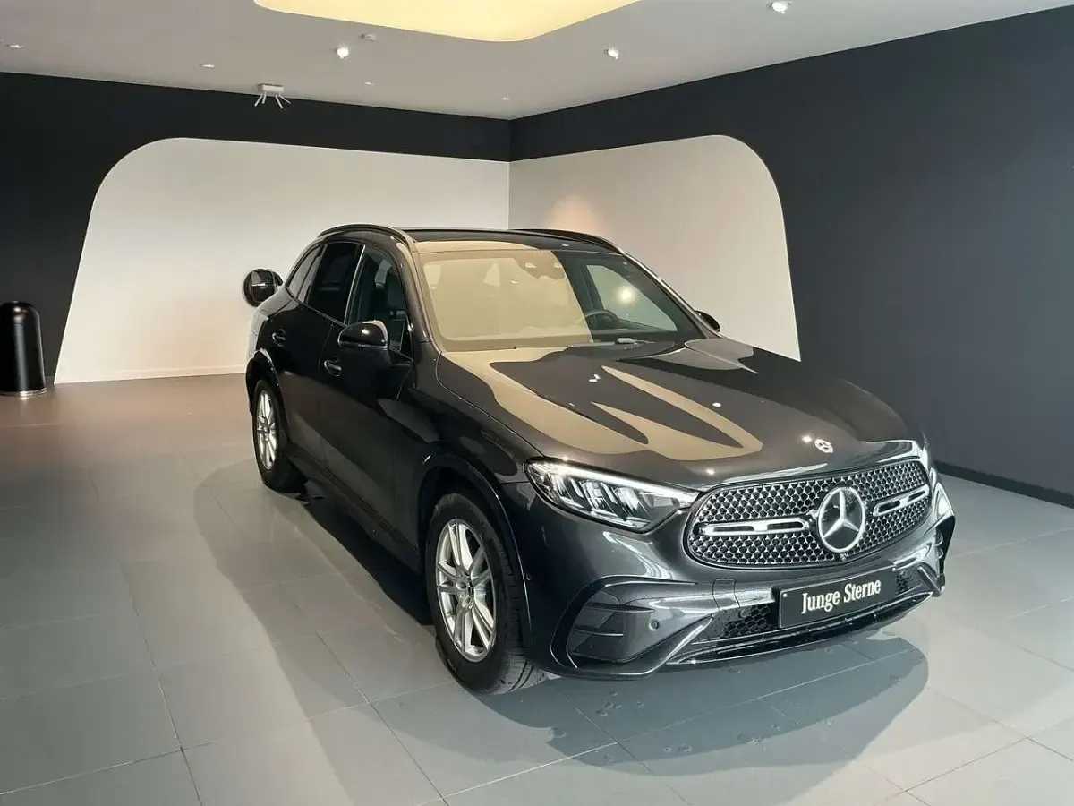 Gebraucht Mercedes GLC200 Night 204 PS (150 kW) 2025 Metalliclack graphitgrau SUV